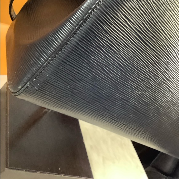 Louis Vuitton Authentic - Picture 11 of 15